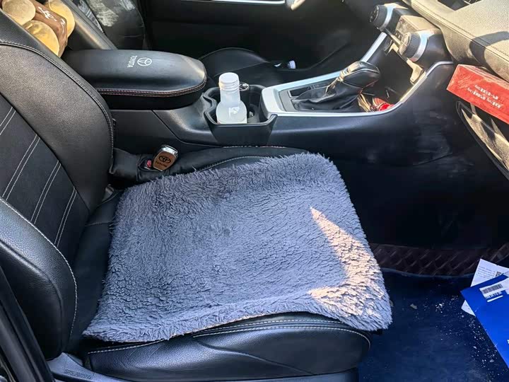 Фото 8 - Toyota Wildlander