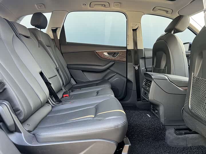 Фото 7 - Audi Q7