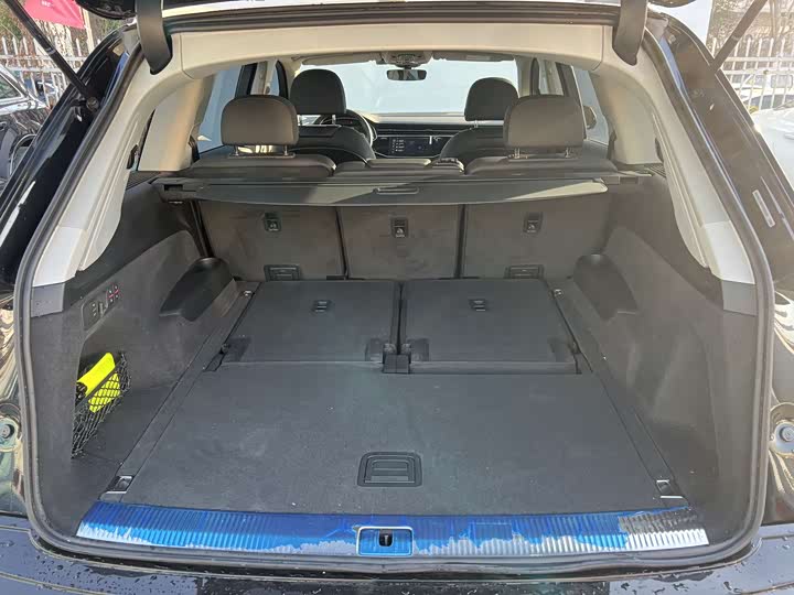 Фото 8 - Audi Q7