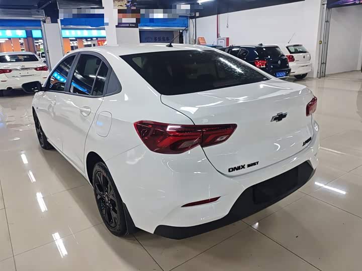 Фото 5 - Chevrolet Onix (Cavalier)