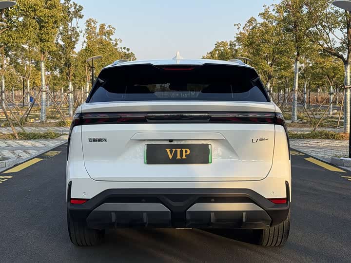 Фото 3 - Geely Galaxy L7