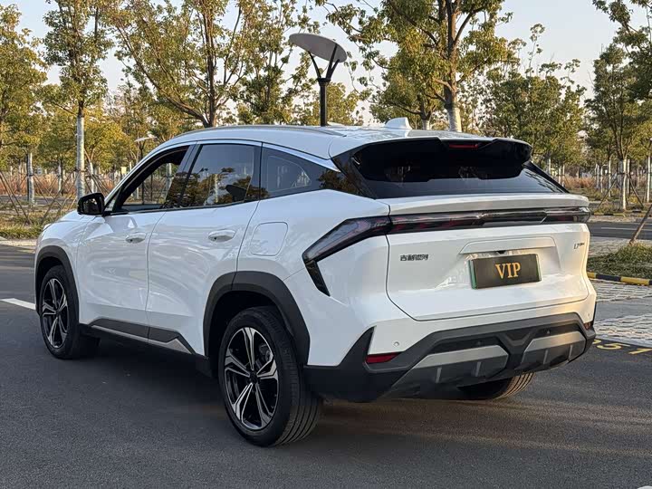 Фото 5 - Geely Galaxy L7