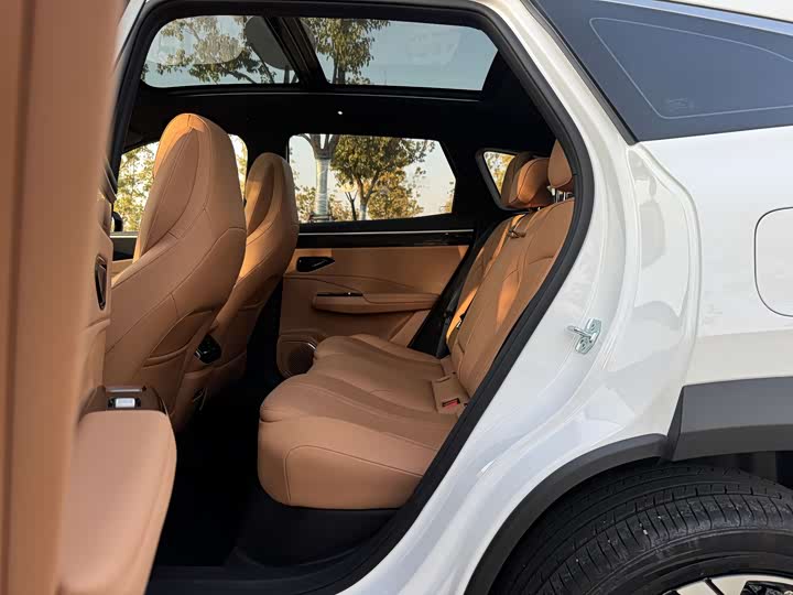 Фото 9 - Geely Galaxy L7