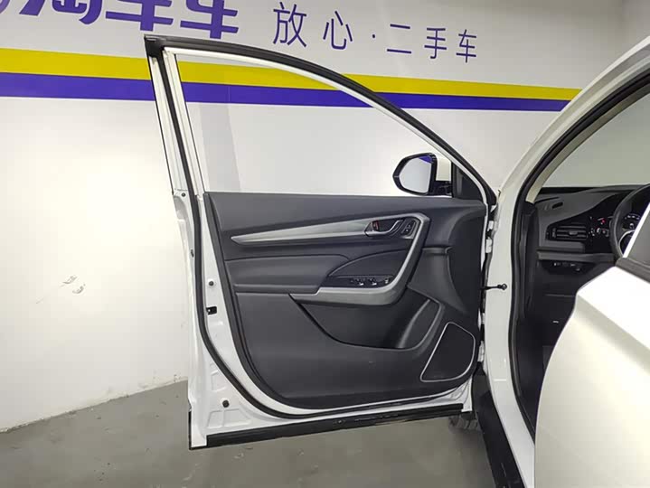 Фото 7 - Dongfeng Aeolus AX7