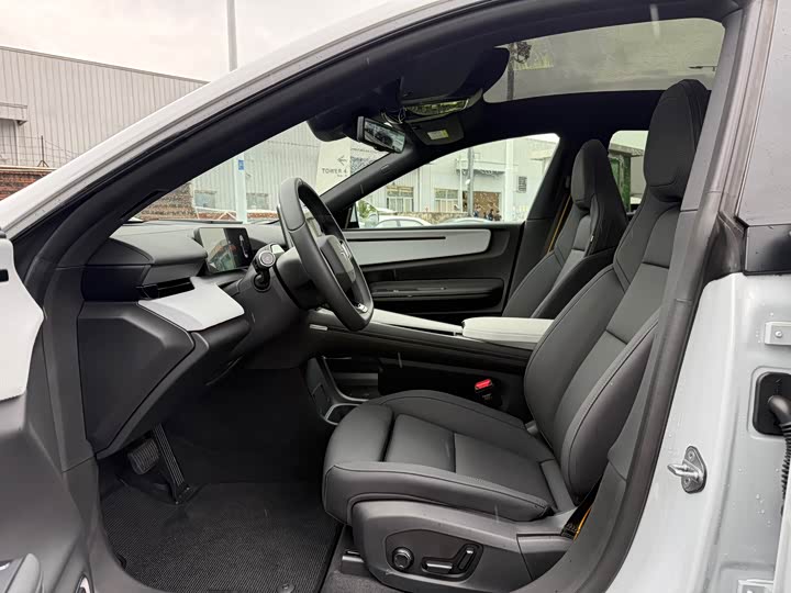 Фото 4 - Polestar 4