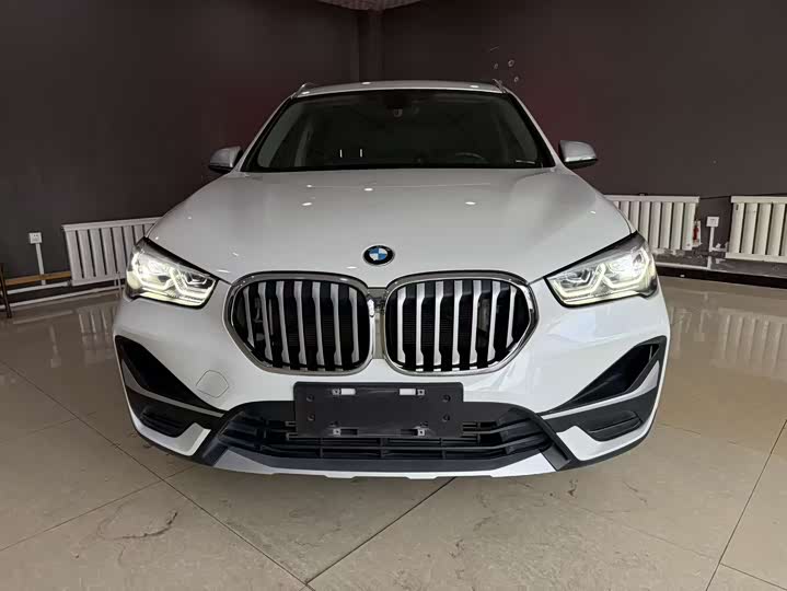 Фото 2 - BMW X1