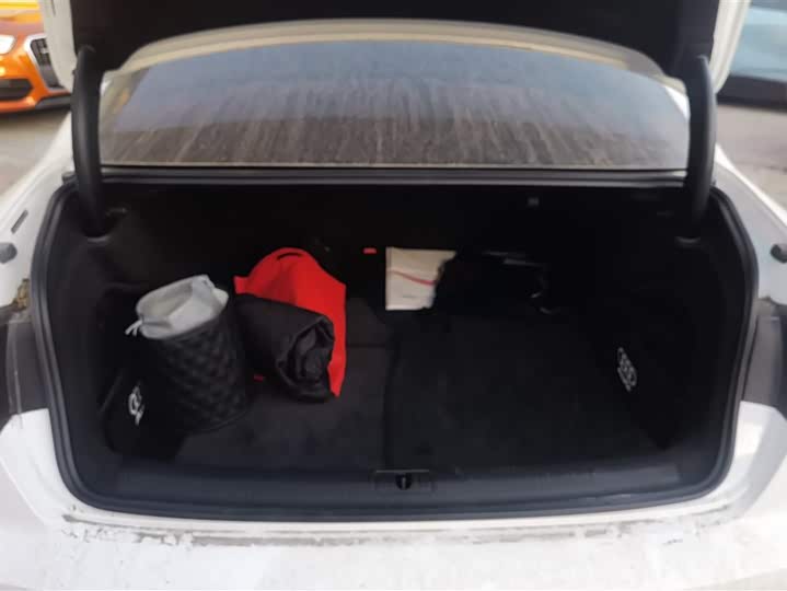 Фото 4 - Audi A4L