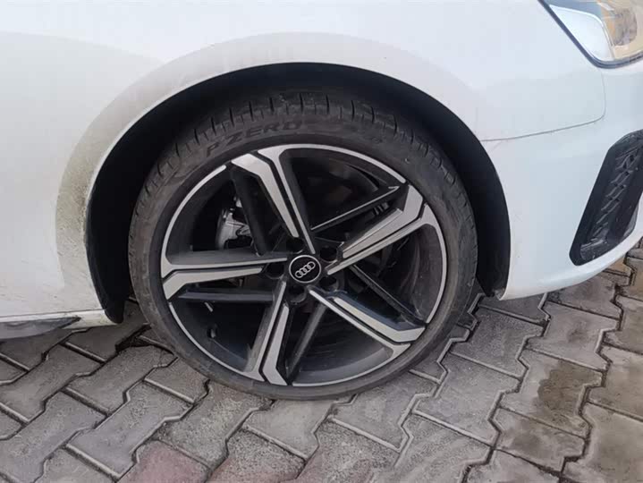 Фото 6 - Audi A4L