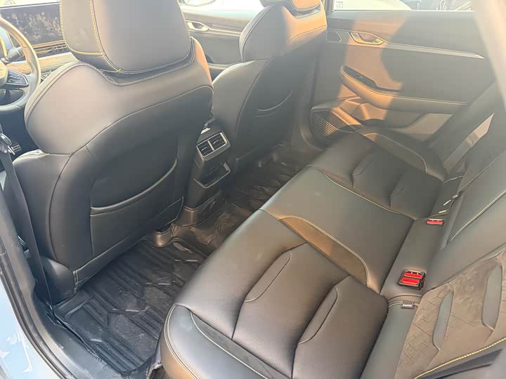 Фото 5 - Geely Preface