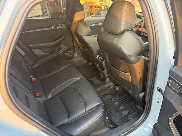 Фото 8 - Geely Preface