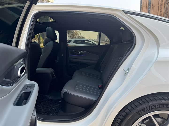 Фото 6 - GAC Trumpchi Empow R