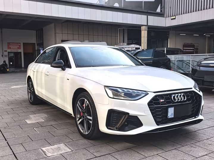 Фото 3 - Audi A4L