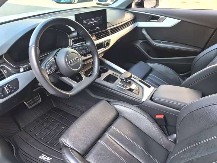 Фото 4 - Audi A4L