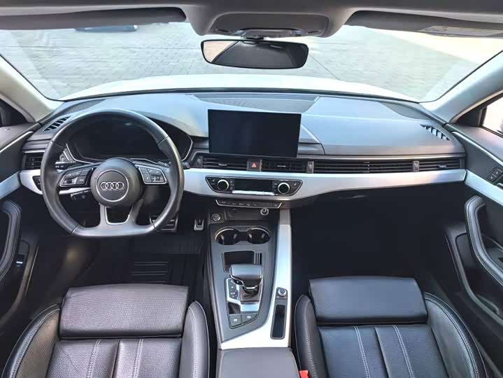 Фото 6 - Audi A4L