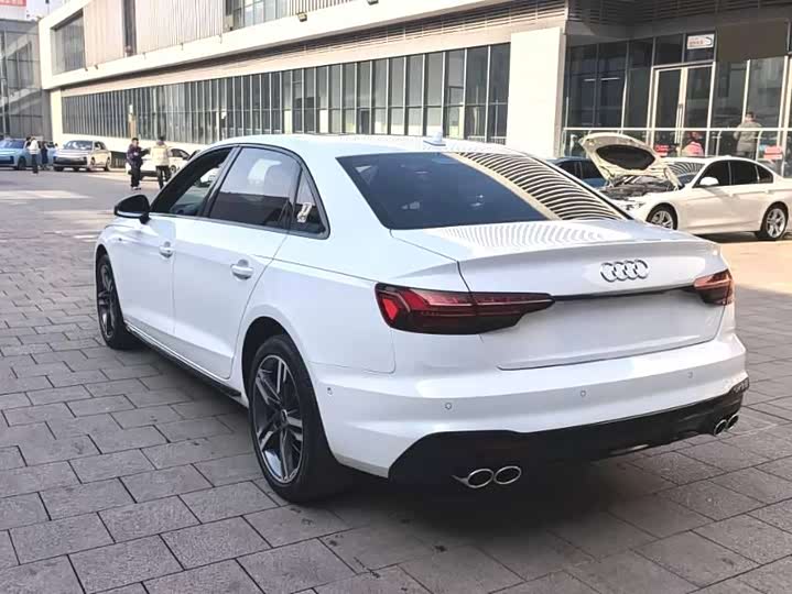Фото 7 - Audi A4L
