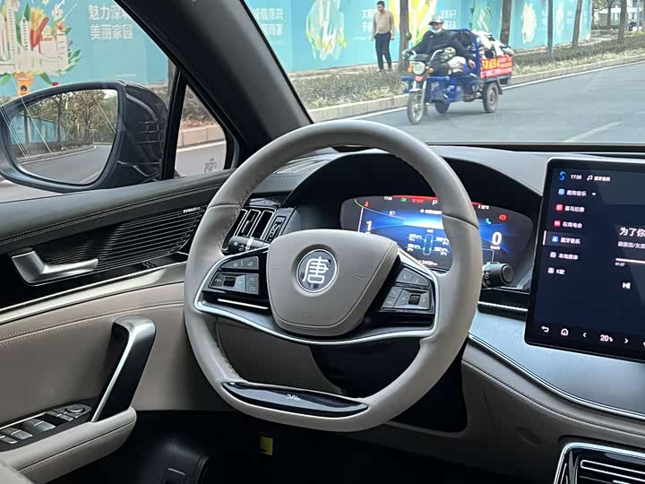 Фото 9 - BYD Tang Hybrid/EV