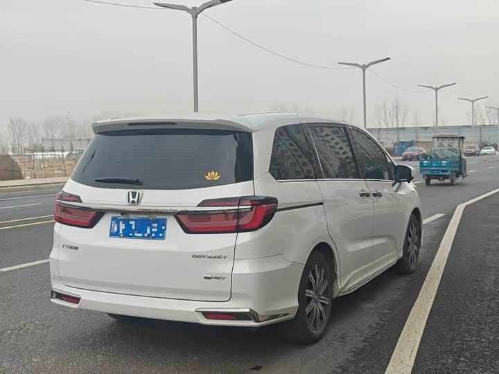 Фото 7 - Honda Odyssey