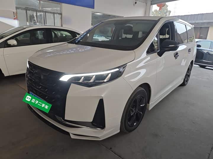 Фото 2 - GAC Trumpchi M6