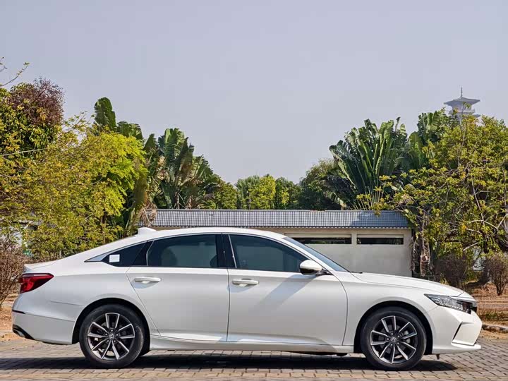 Фото 7 - Honda Inspire