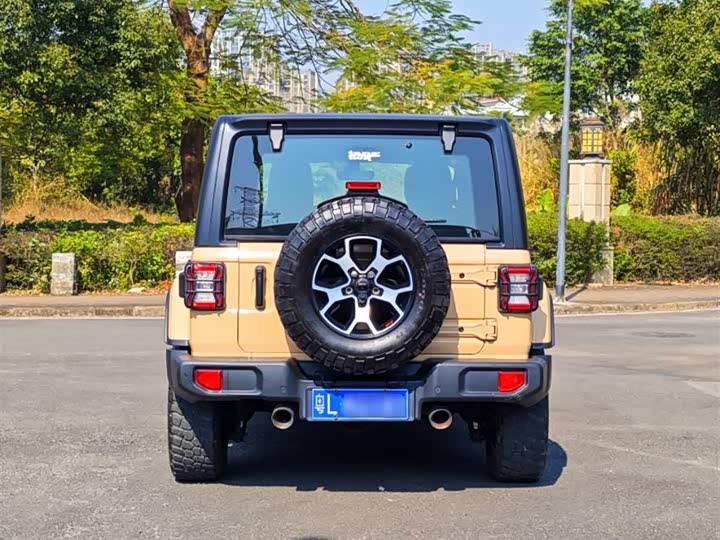 Фото 9 - Jeep Wrangler