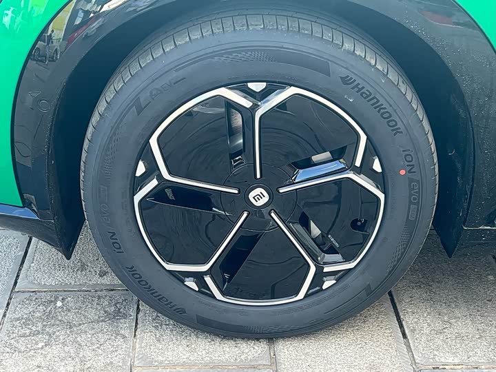 Фото 6 - Xiaomi YU7