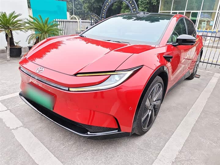 Фото 1 - Toyota bZ5