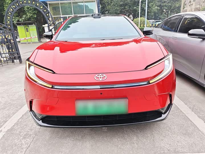 Фото 3 - Toyota bZ5