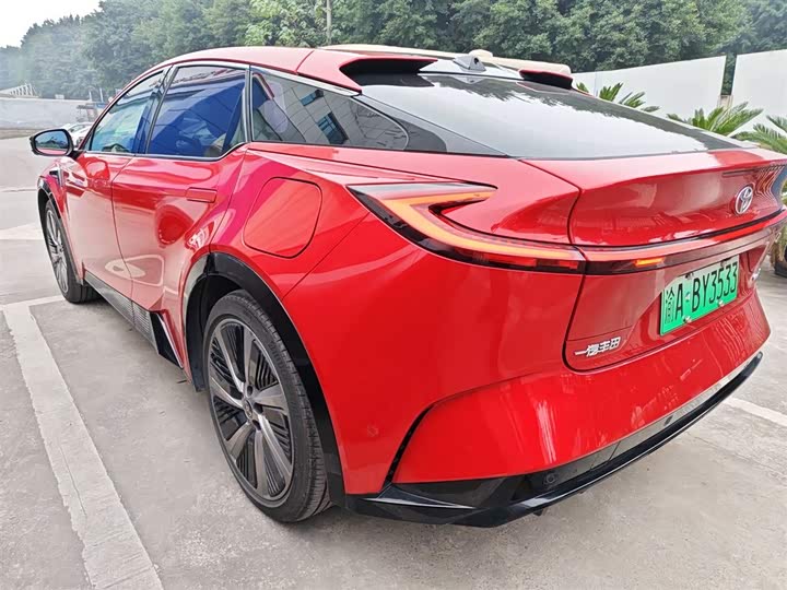 Фото 5 - Toyota bZ5