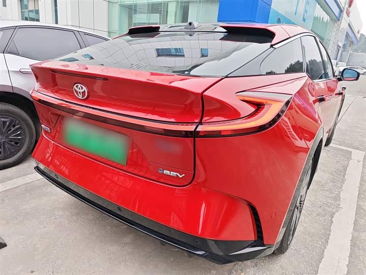 Фото 7 - Toyota bZ5