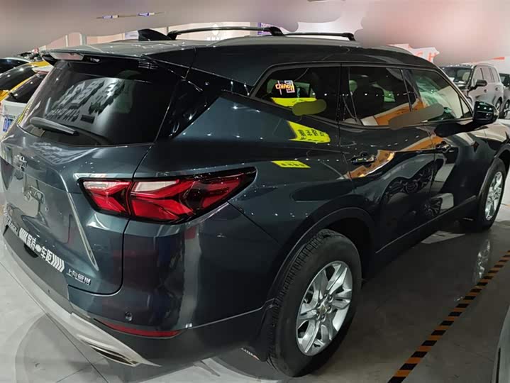 Фото 3 - Chevrolet Blazer