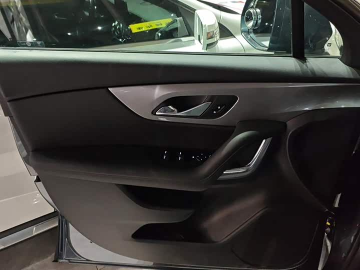 Фото 7 - Chevrolet Blazer