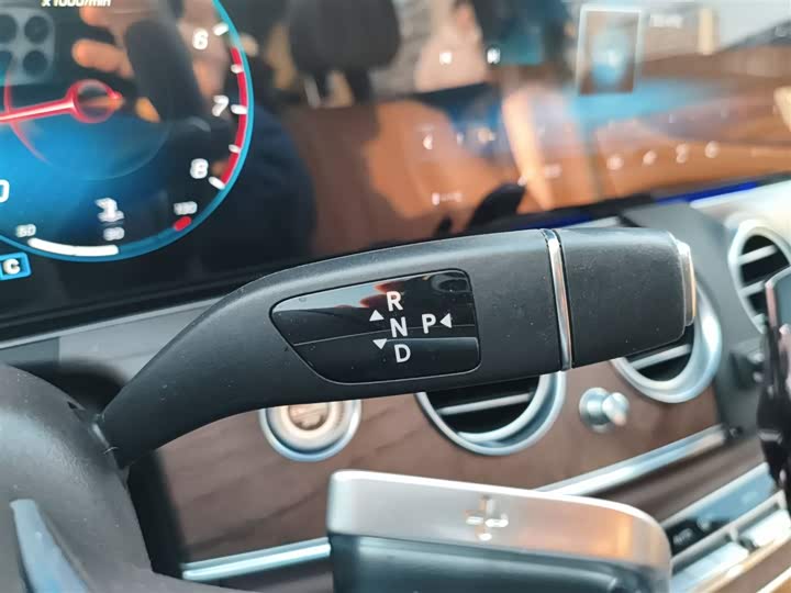 Фото 7 - Mercedes-Benz E-Class