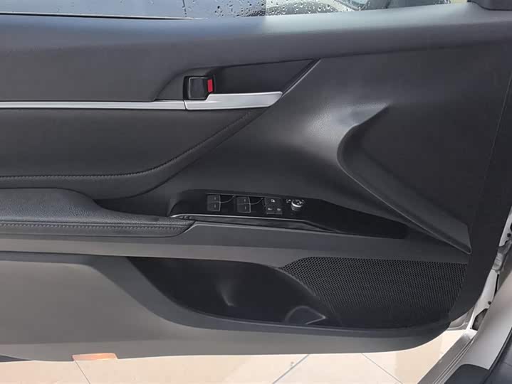 Фото 7 - Toyota Camry