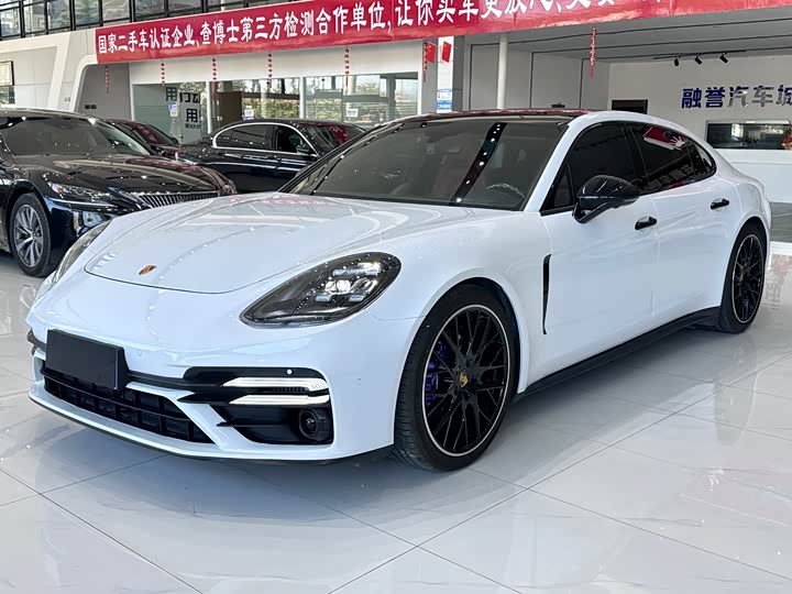Фото 1 - Porsche Panamera