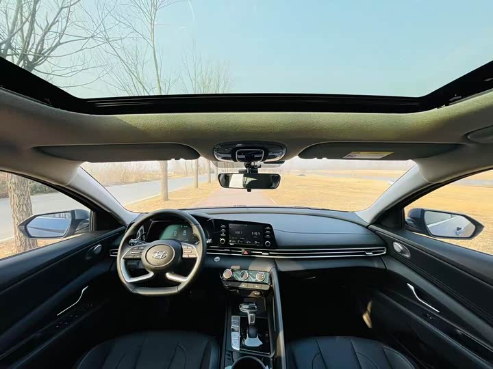 Фото 5 - Hyundai Elantra N line