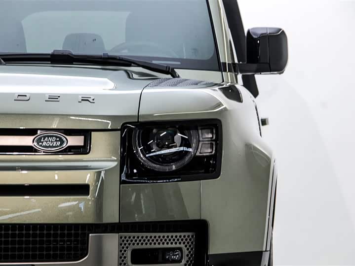 Фото 9 - Land Rover Defender