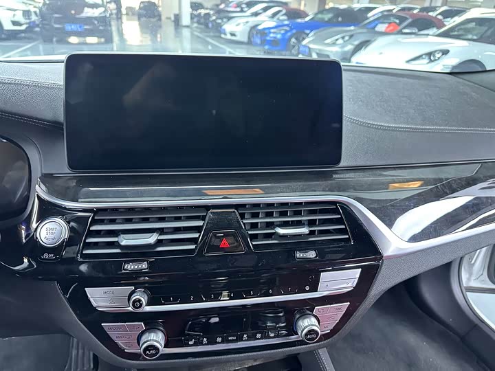 Фото 9 - BMW 5 Series