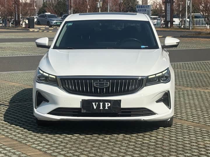 Фото 2 - Geely Emgrand