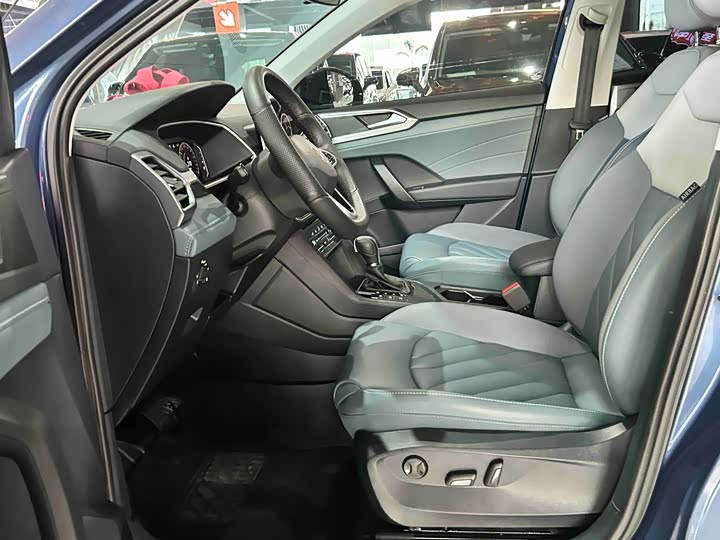 Фото 7 - Volkswagen Tharu