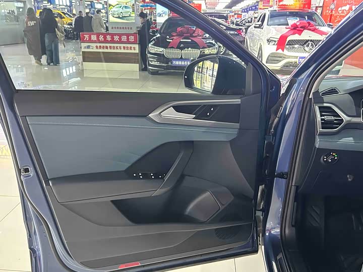 Фото 8 - Volkswagen Tharu