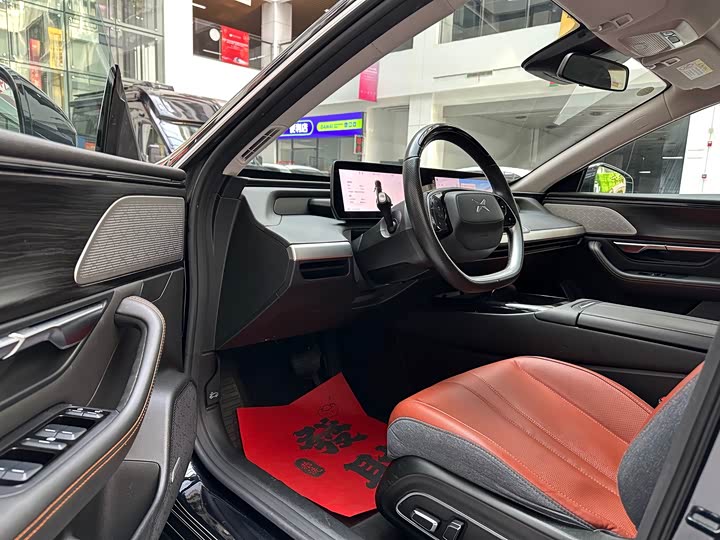 Фото 9 - XPeng P7