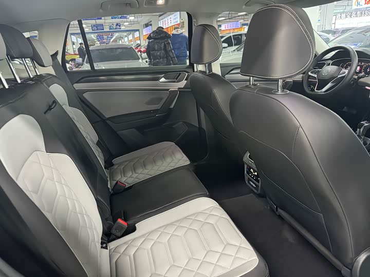 Фото 9 - Volkswagen Tayron