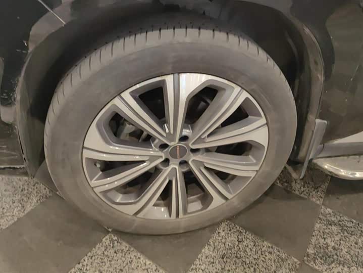 Фото 6 - Exeed VX