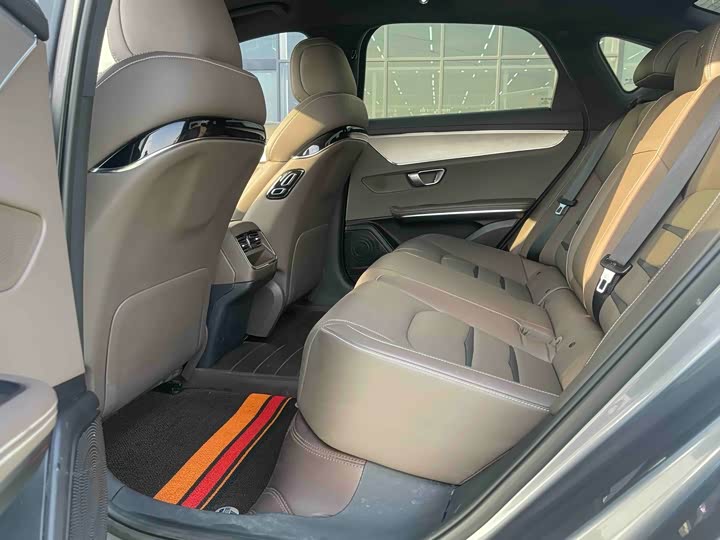 Фото 4 - BYD Han