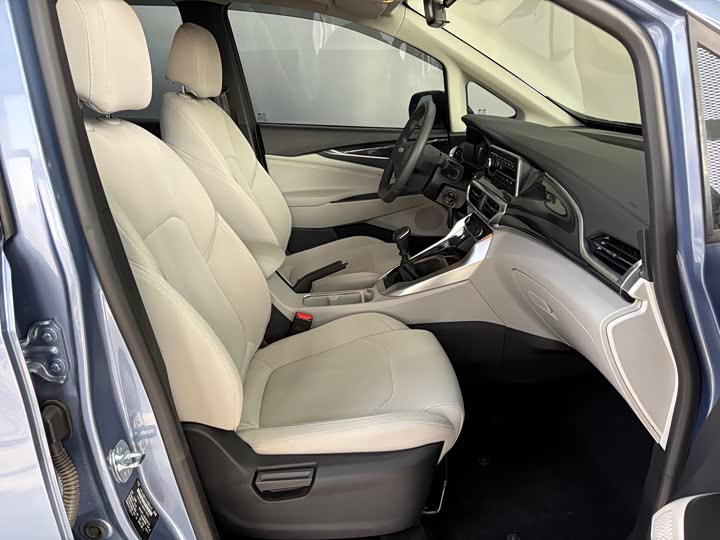 Фото 5 - Maxus G50