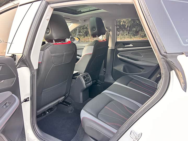 Фото 9 - Volkswagen Lamando L