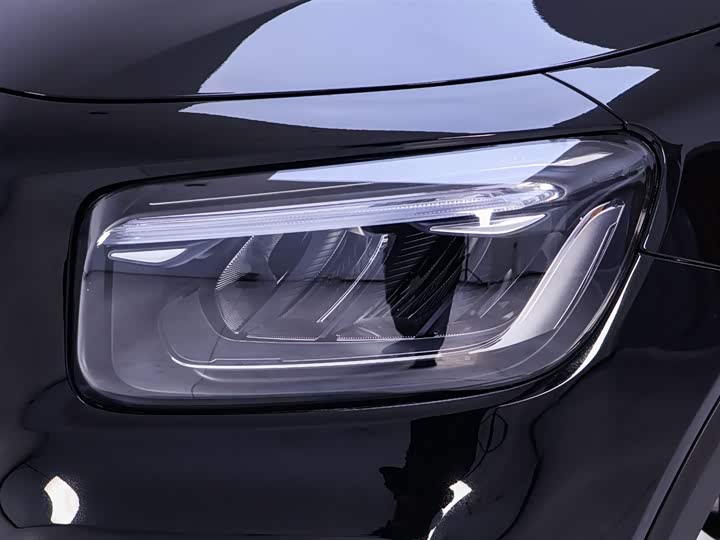 Фото 4 - Mercedes-Benz GLB-Class