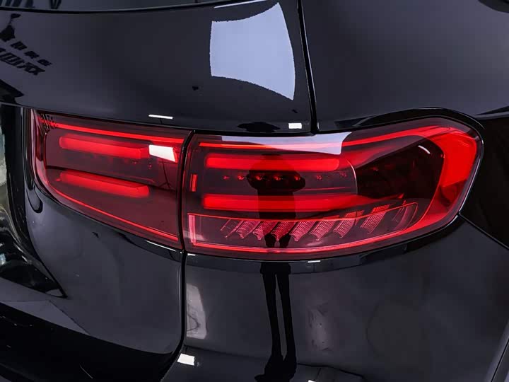 Фото 9 - Mercedes-Benz GLB-Class