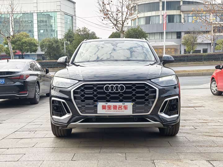 Фото 2 - Audi Q5L