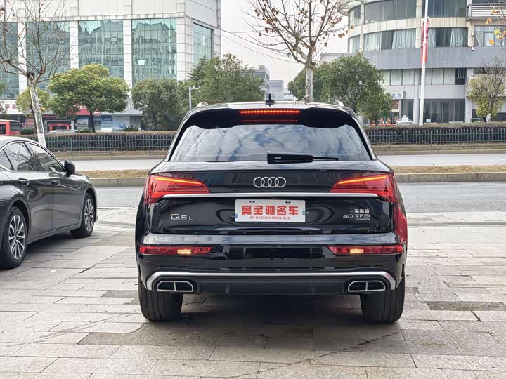 Фото 5 - Audi Q5L
